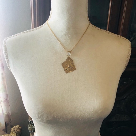 Vintage recycled abstract face pendant on chain necklace - Picture 6 of 10